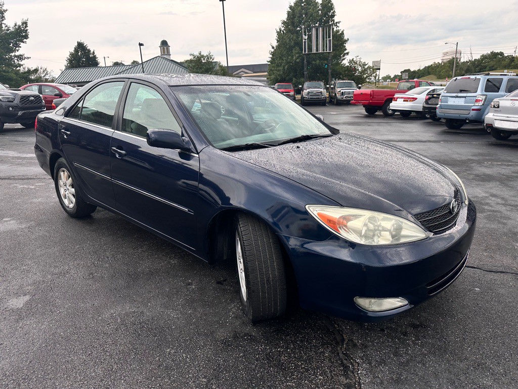 2004 Toyota Camry Image 8