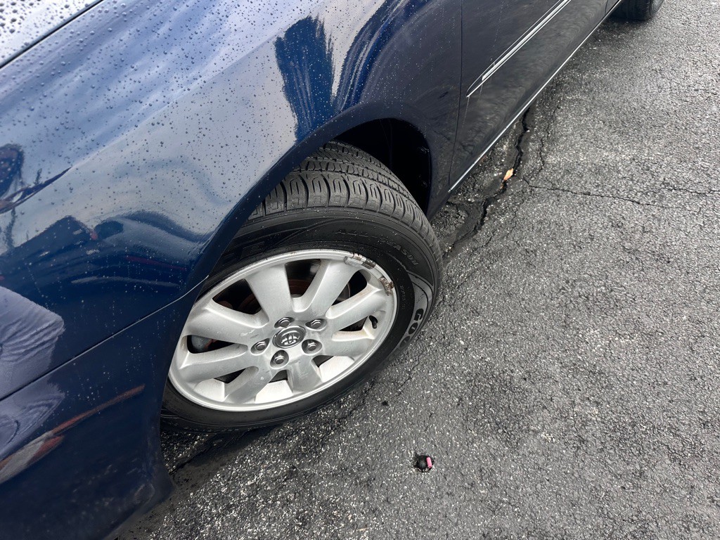 2004 Toyota Camry Image 11