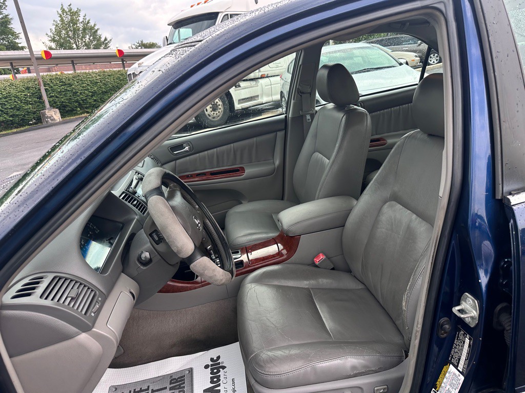 2004 Toyota Camry Image 13