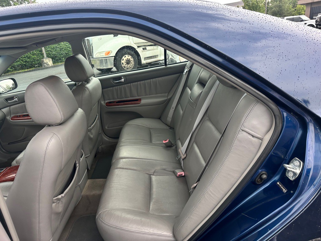 2004 Toyota Camry Image 16