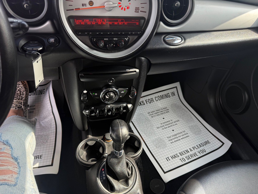 2012 MINI Cooper Image 18