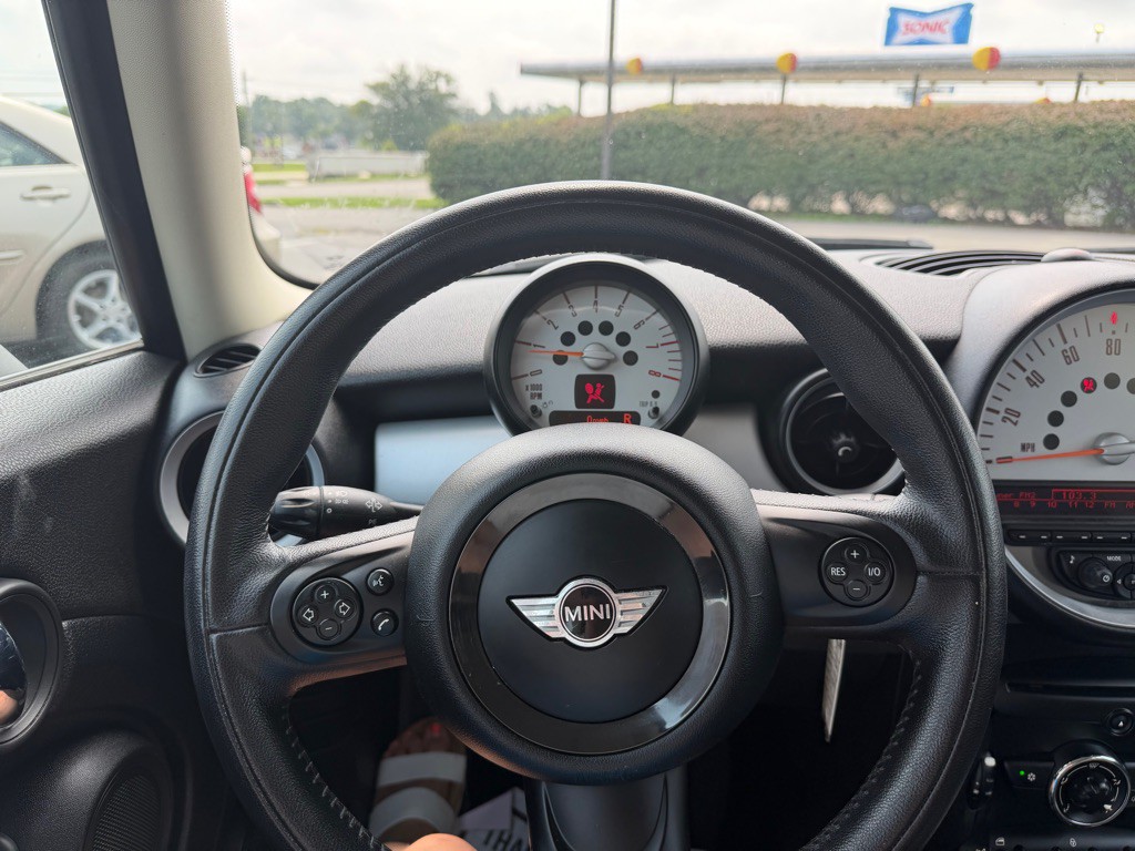 2012 MINI Cooper Image 30