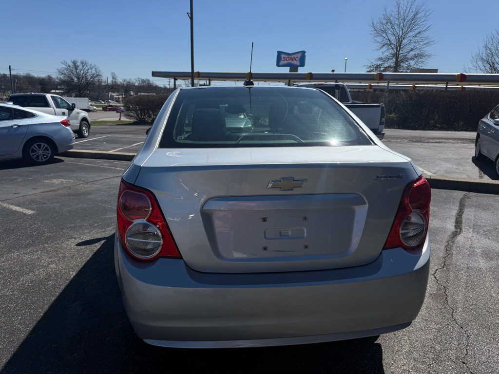 2016 Chevrolet Sonic Image 4