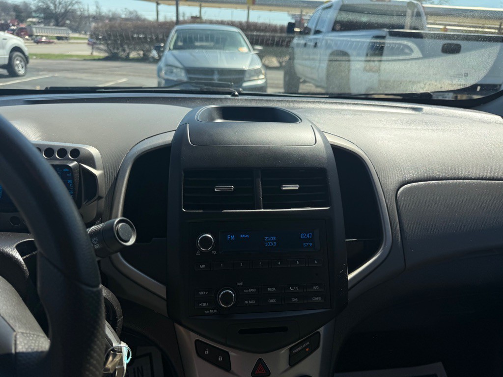 2016 Chevrolet Sonic Image 15