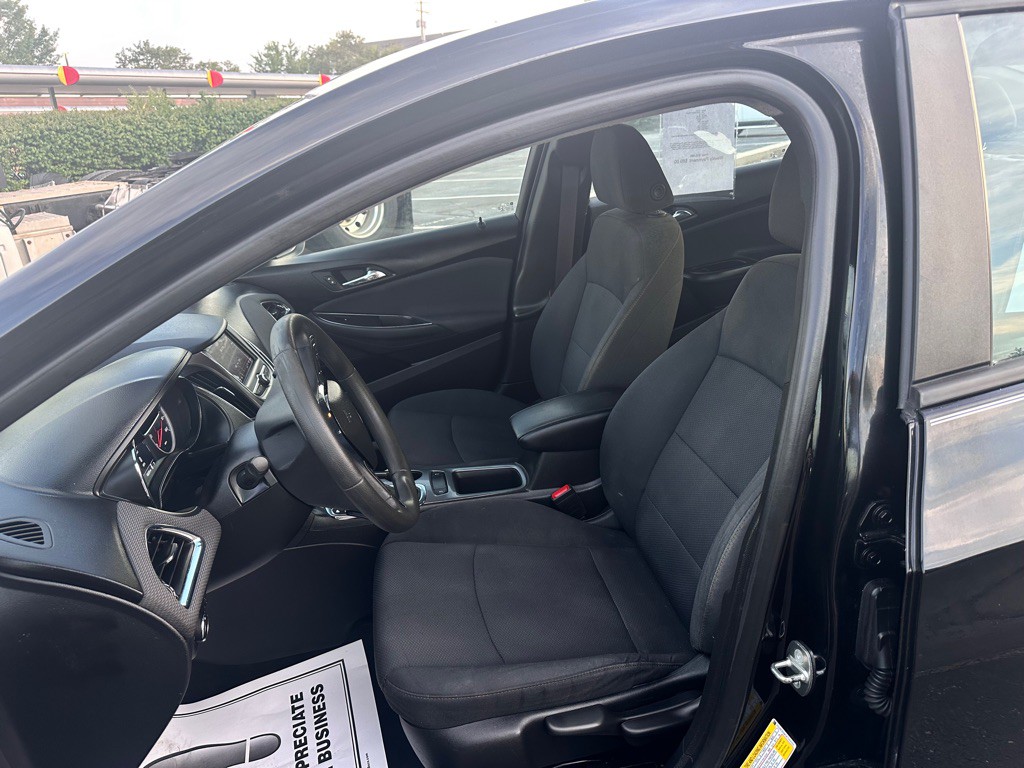 2019 Chevrolet Cruze Image 14