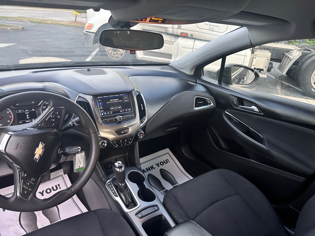 2019 Chevrolet Cruze Image 18