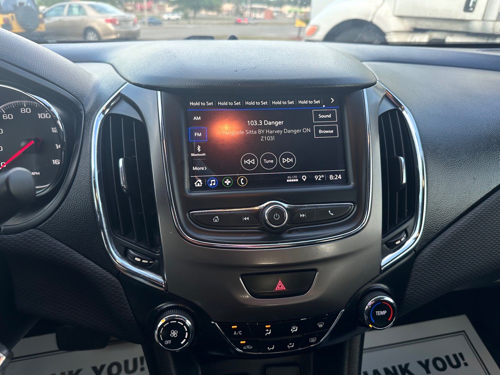 2019 Chevrolet Cruze Image 19