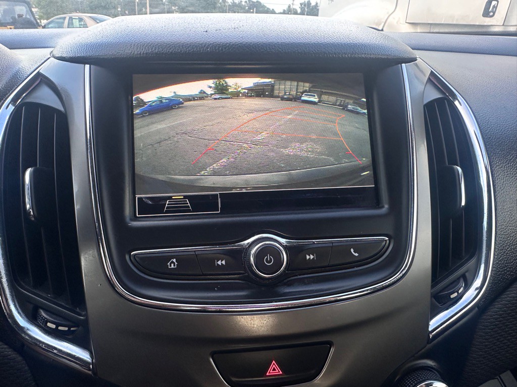 2019 Chevrolet Cruze Image 20