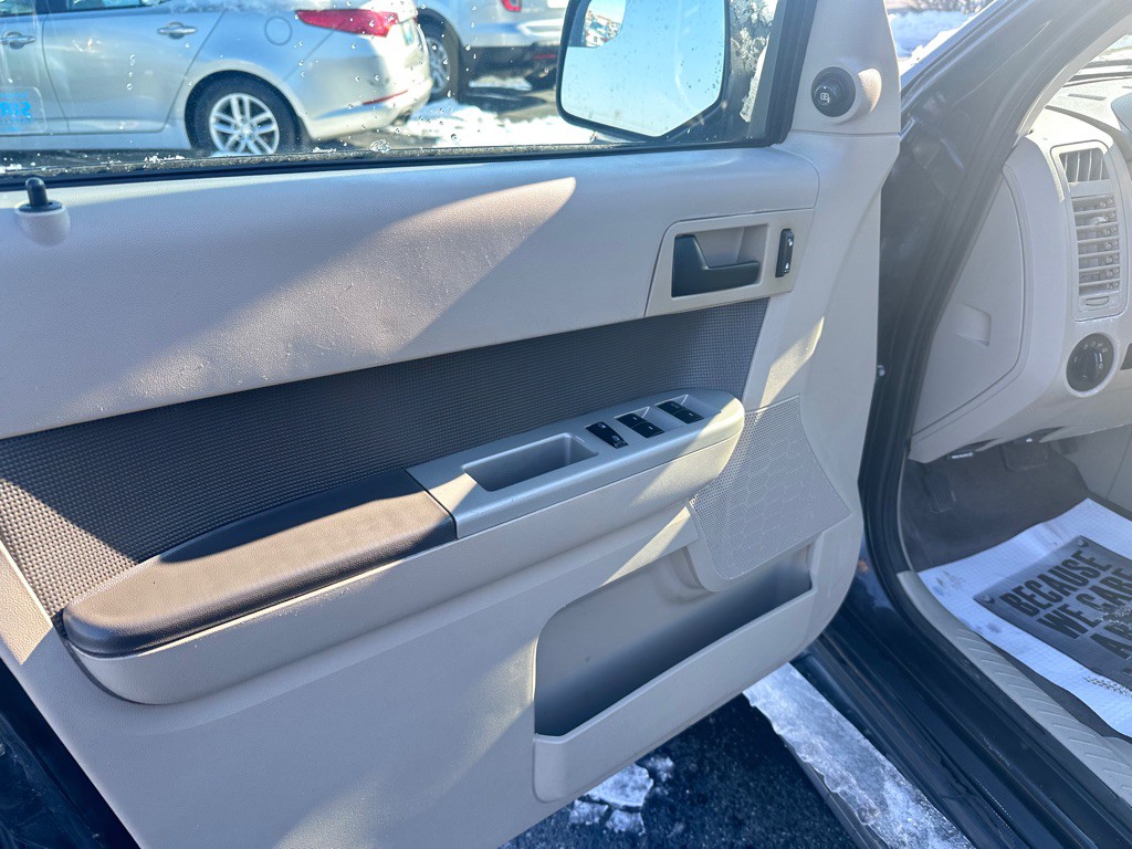 2011 Ford Escape Image 16