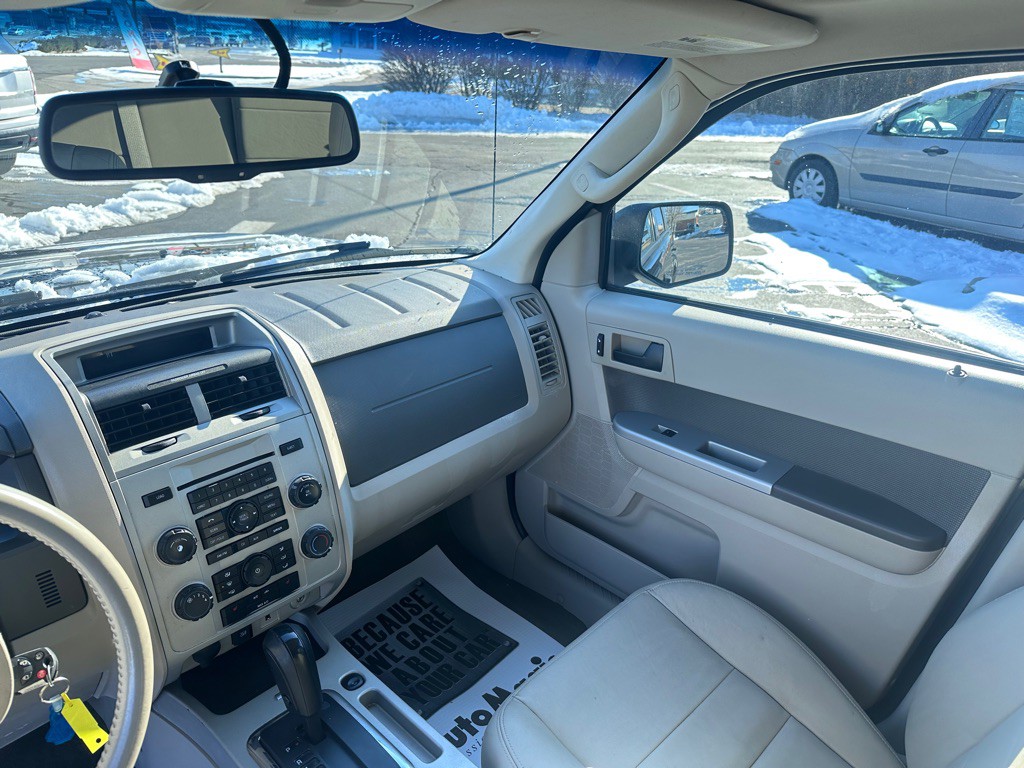 2011 Ford Escape Image 21