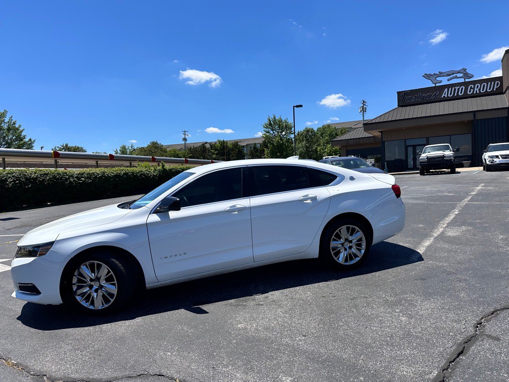 2017 Chevrolet Impala Image 2