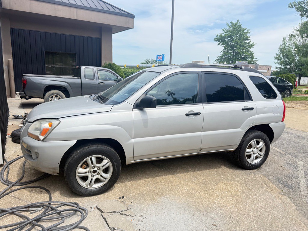 2008 Kia Sportage Image 2