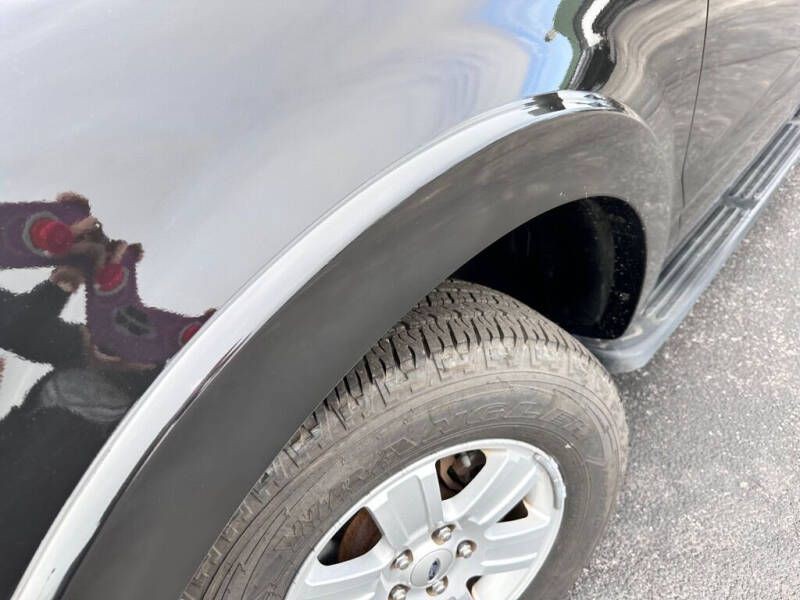 2009 Ford Explorer Image 18