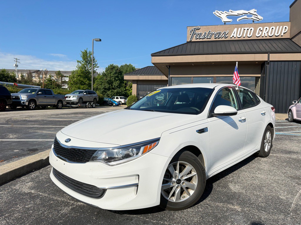 2017 Kia Optima Image 1