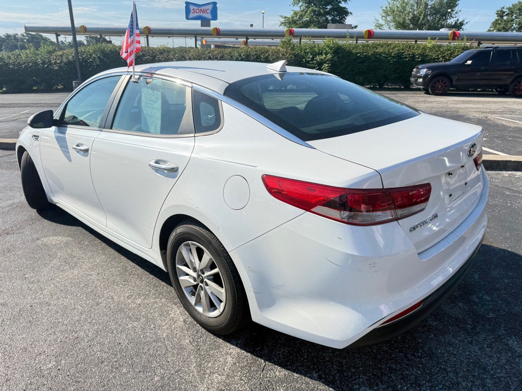 2017 Kia Optima Image 4