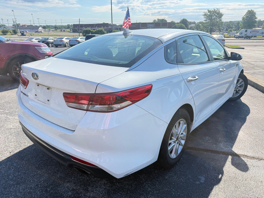 2017 Kia Optima Image 6