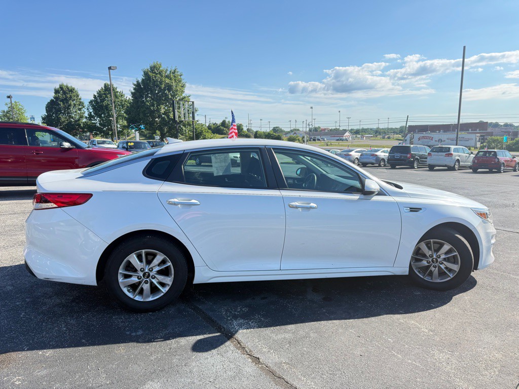 2017 Kia Optima Image 7