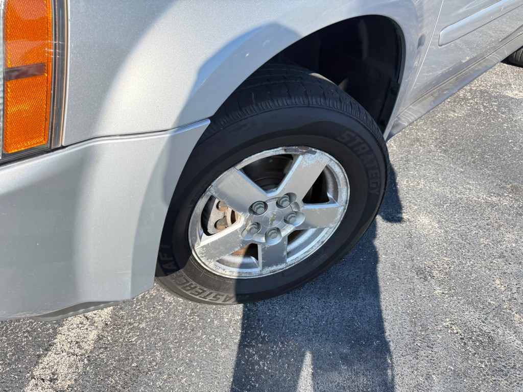 2005 Chevrolet Equinox Image 11