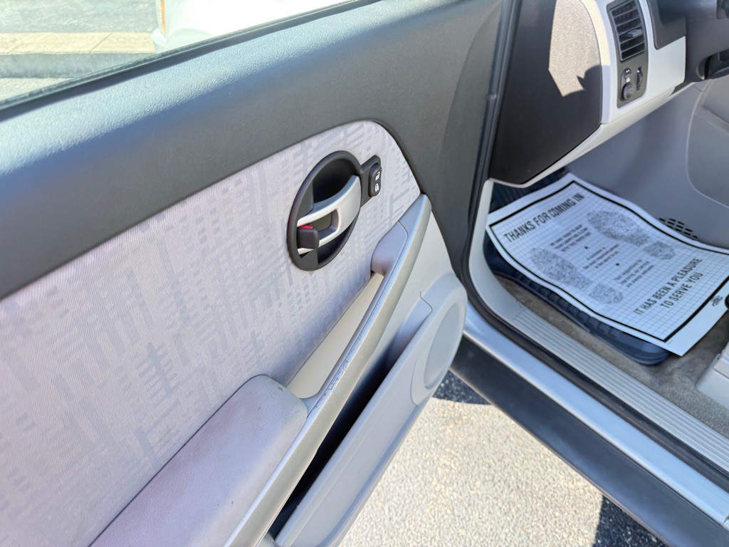 2005 Chevrolet Equinox Image 14
