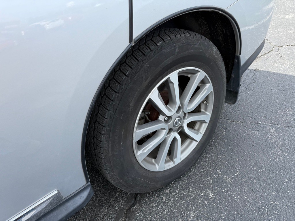 2014 Nissan Pathfinder Image 11