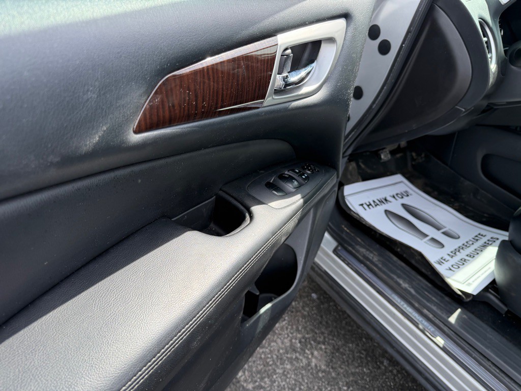 2014 Nissan Pathfinder Image 15