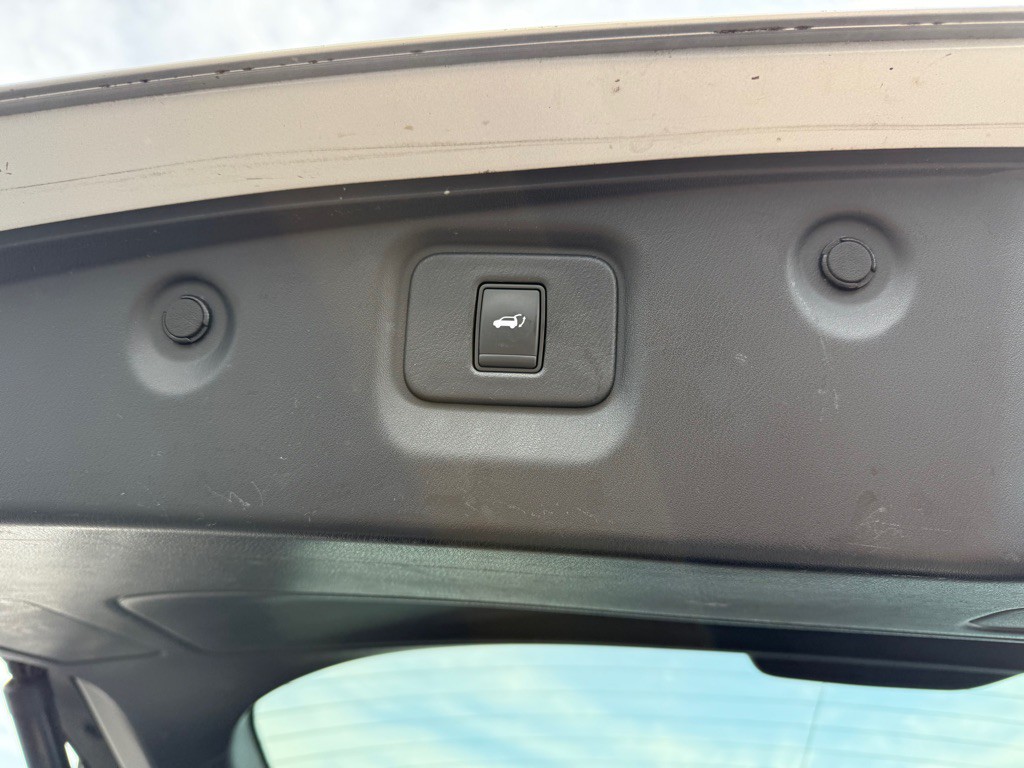 2014 Nissan Pathfinder Image 23