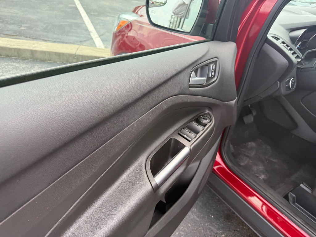 2016 Ford Escape Image 35