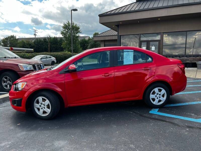 2015 Chevrolet Sonic Image 2