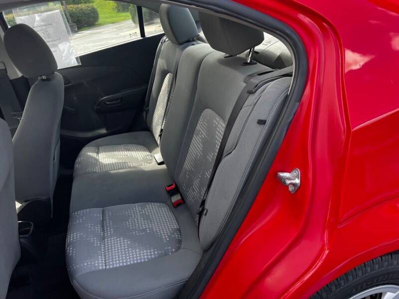 2015 Chevrolet Sonic Image 11