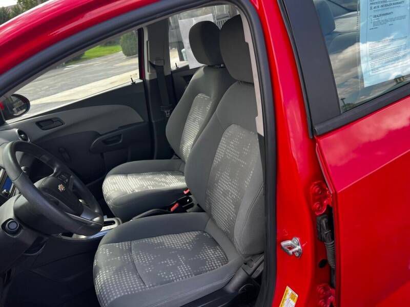 2015 Chevrolet Sonic Image 12