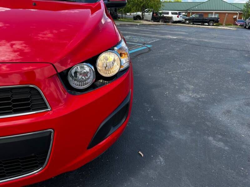 2015 Chevrolet Sonic Image 16