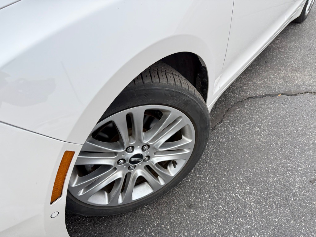 2014 Lincoln MKZ Image 10