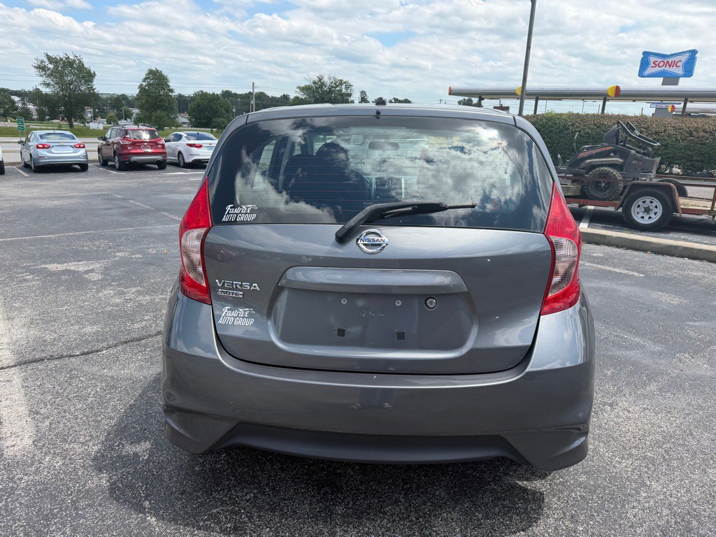 2018 Nissan Versa Image 4