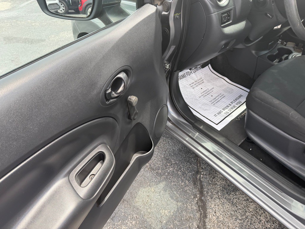 2018 Nissan Versa Image 14