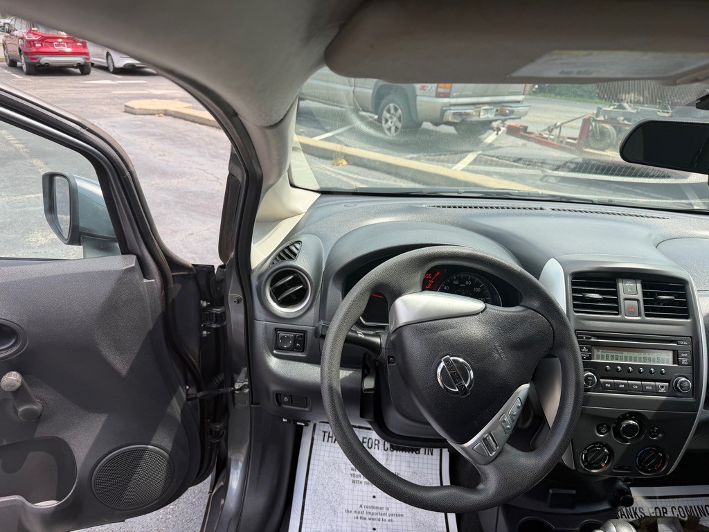 2018 Nissan Versa Image 16