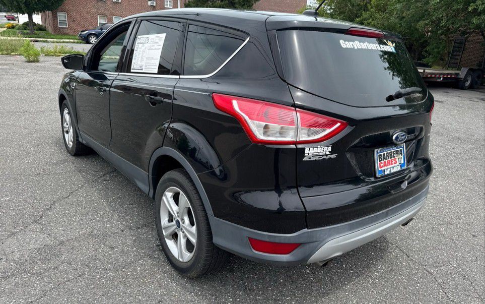 2016 Ford Escape Image 2