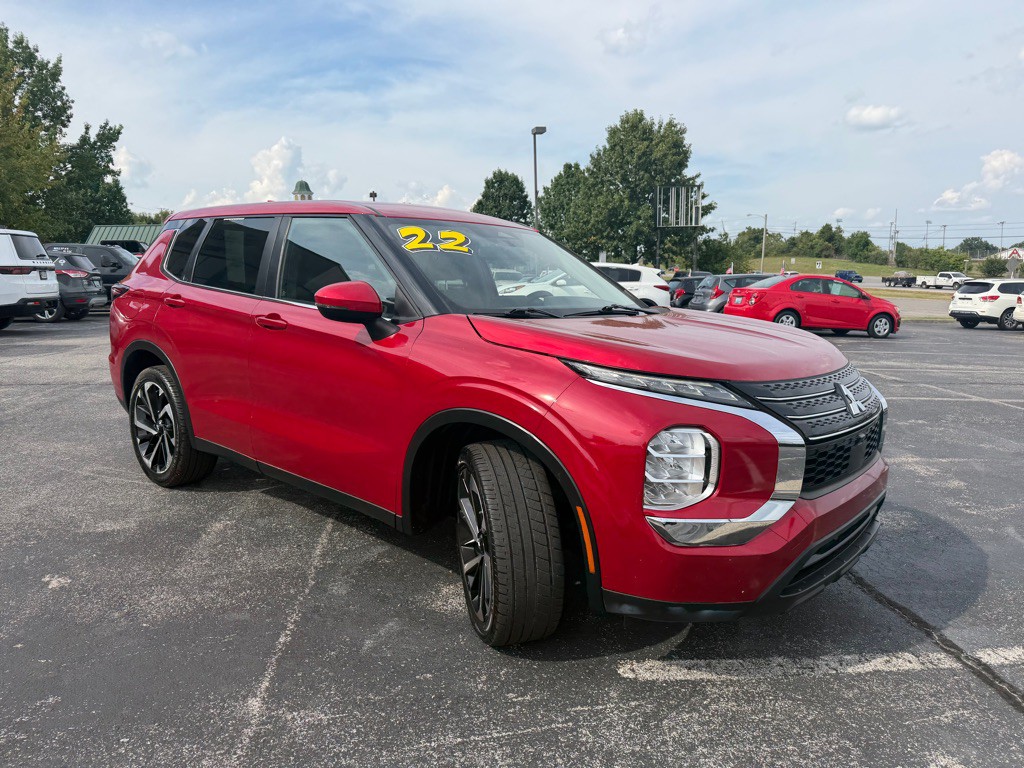 2022 Mitsubishi Outlander Image 7