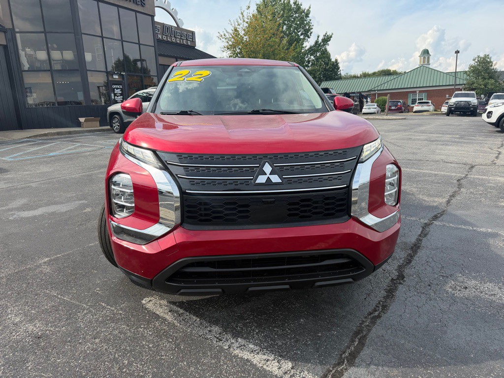 2022 Mitsubishi Outlander Image 8
