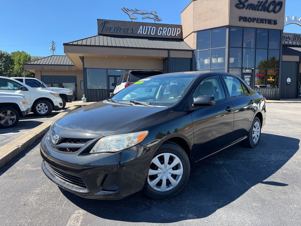 2013 Toyota Corolla Image 1