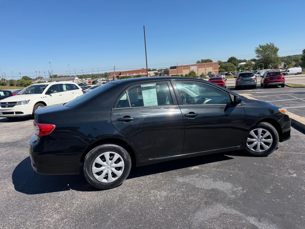 2013 Toyota Corolla Image 6