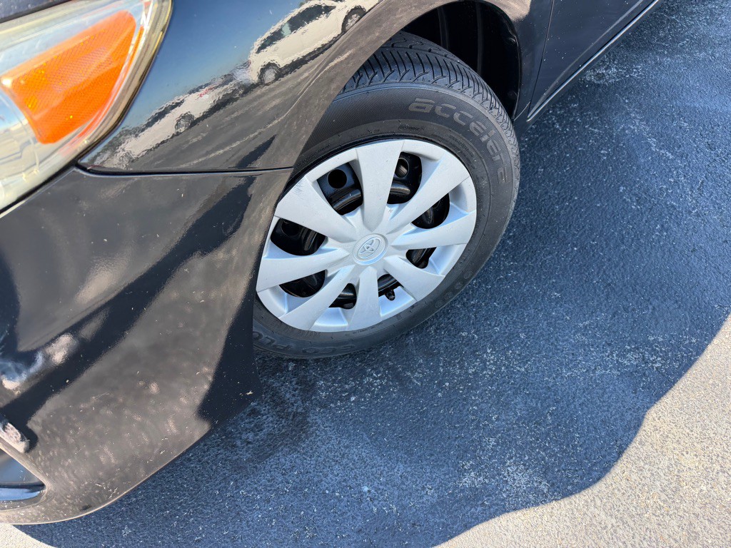 2013 Toyota Corolla Image 11