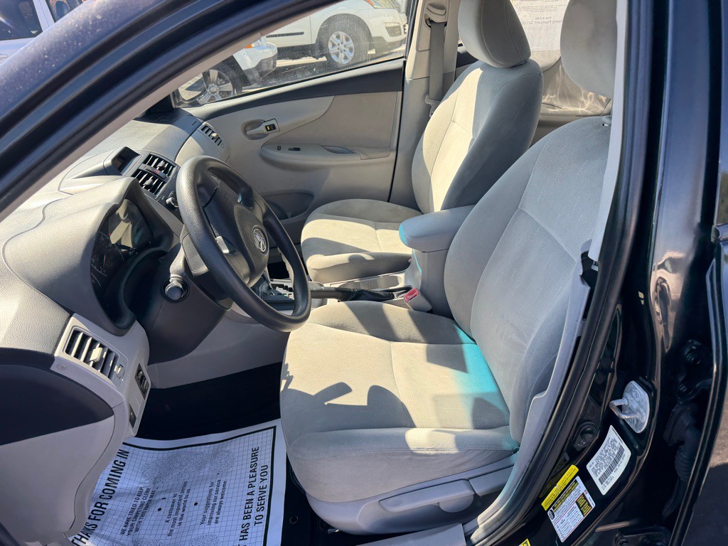 2013 Toyota Corolla Image 13