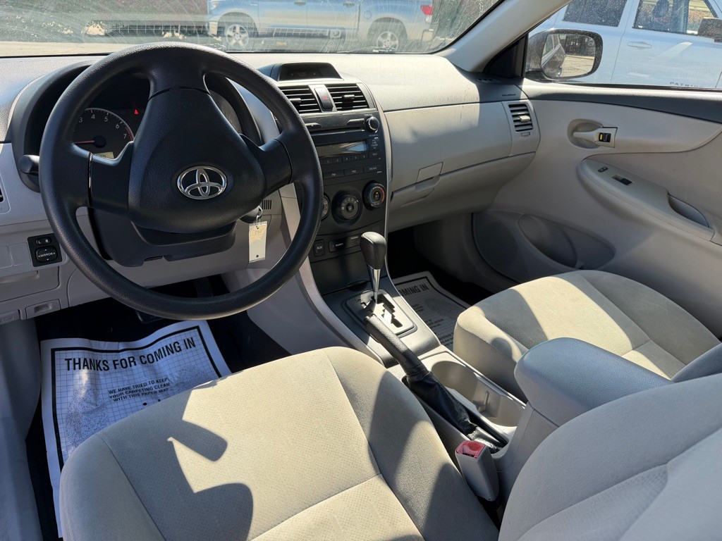 2013 Toyota Corolla Image 16