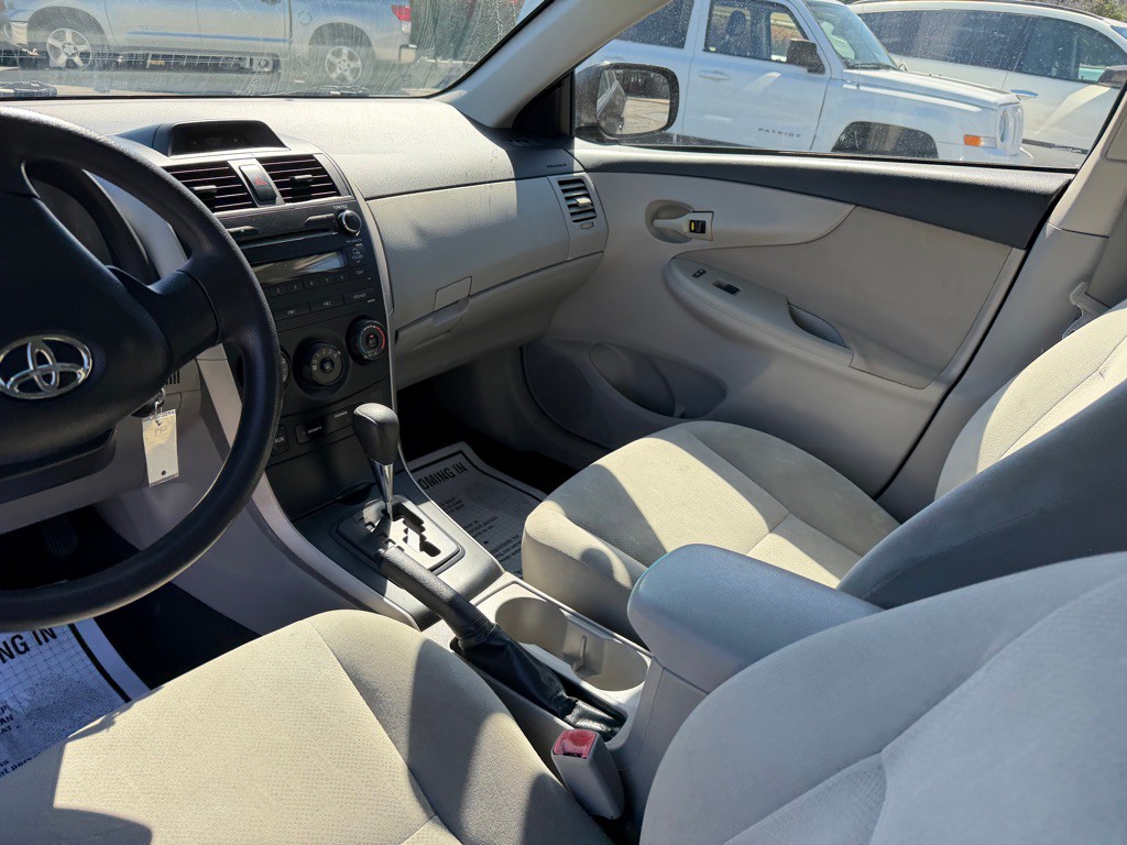 2013 Toyota Corolla Image 17