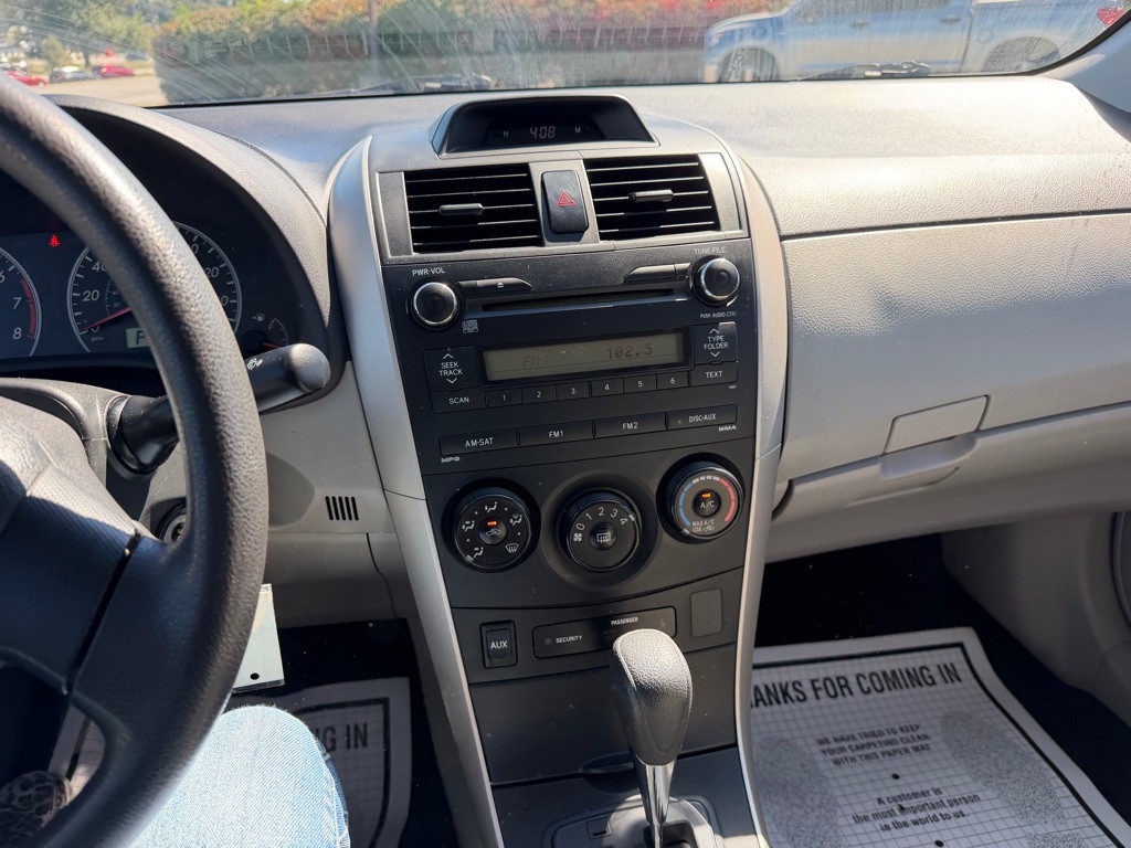 2013 Toyota Corolla Image 19