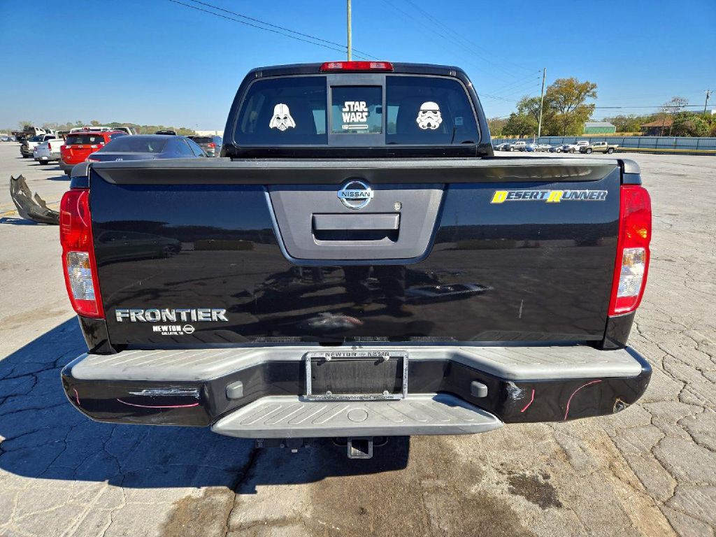 2016 Nissan Frontier Image 2