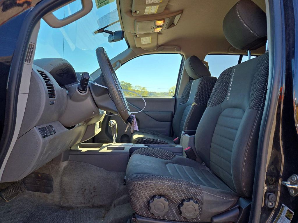 2016 Nissan Frontier Image 3