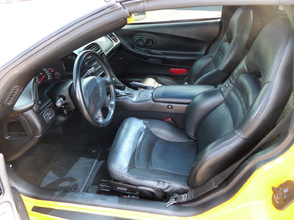 2000 Chevrolet Corvette Image 3