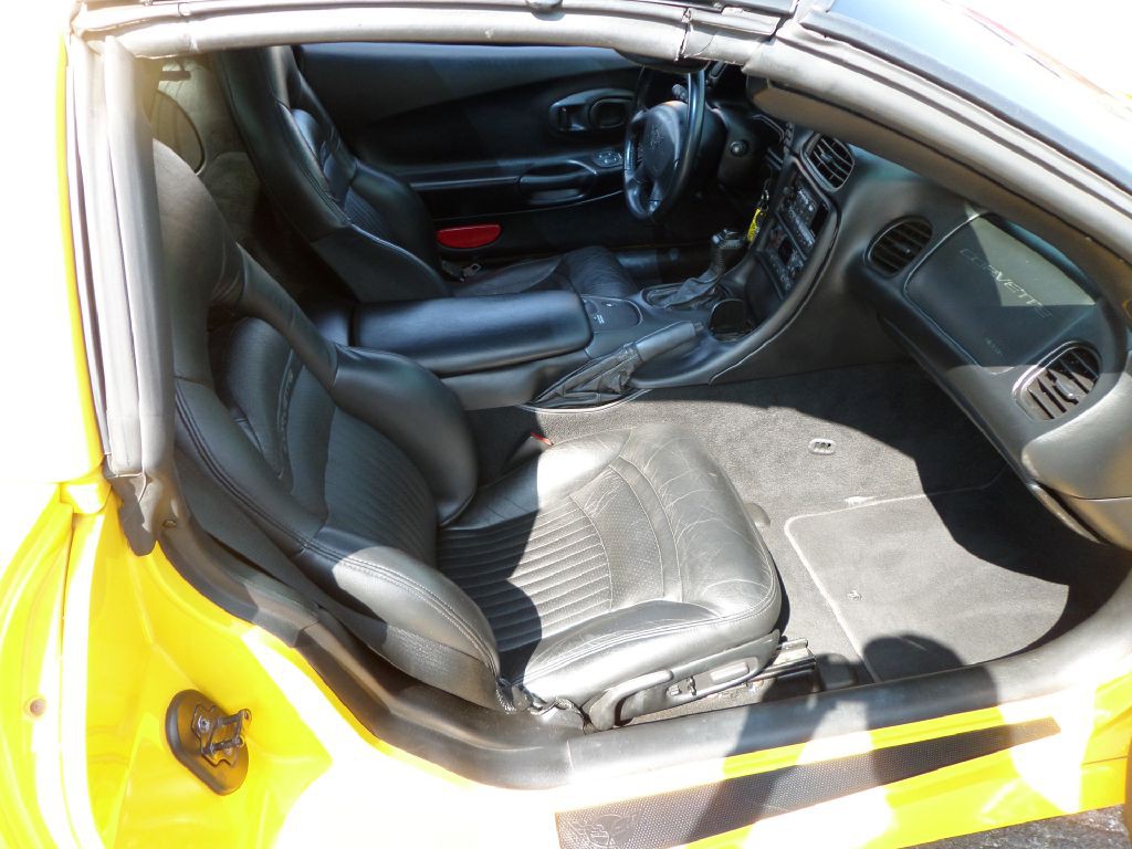 2000 Chevrolet Corvette Image 9