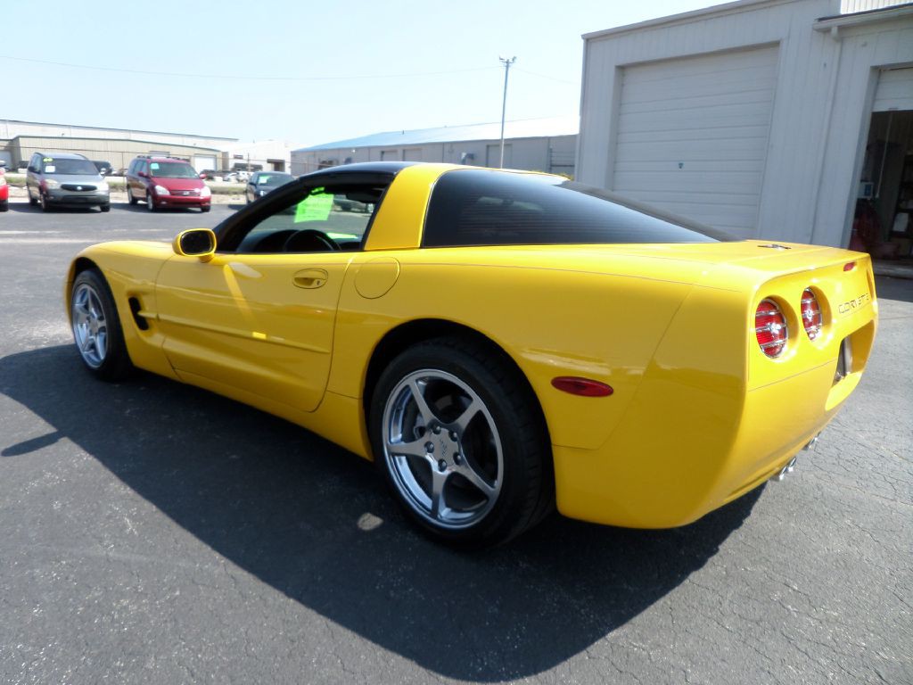 2000 Chevrolet Corvette Image 10